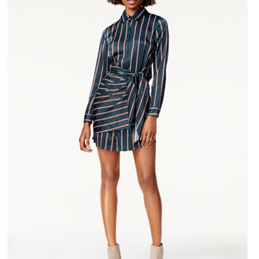 ✨✨J.O.A Green Striped Wrap Dress ✨✨